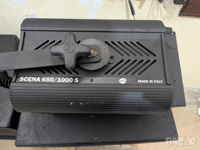Театрален прожектор DTS SCENA S 650/1000