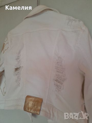 Бяло дънково накъсано яке, S-размер , снимка 2 - Якета - 45765565