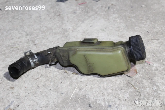 Казанче хидравлична течност Мазда 3 2008 2.3i 158hp Mazda 3 седан, снимка 2 - Части - 51255639