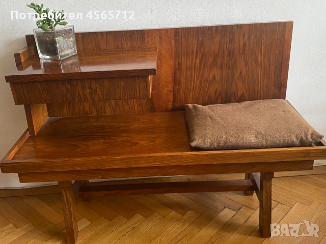 пеейка от масивно дърво с плот и чекмедже