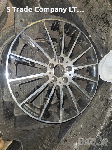 Продавам задна джанта права за мерцедес mercedes 19ка амг