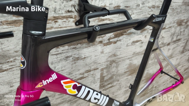НОВА карбонова шосейна рамка Cinelli Pressure II Team Colpack Disc | L, снимка 14 - Части за велосипеди - 53369093
