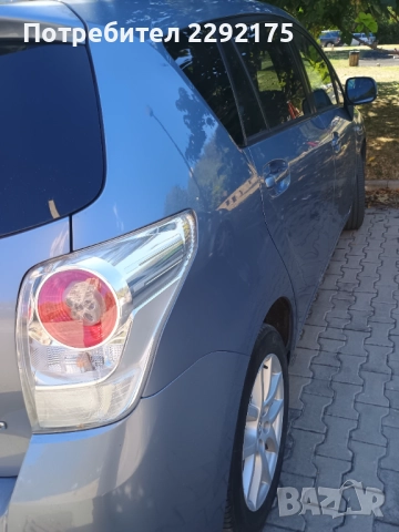 Тойота Версо 2.0 D4D, снимка 3 - Автомобили и джипове - 52323140