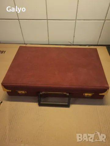 Стар Ретро Куфар за аудиокасети 32 броя , снимка 5 - Аудиосистеми - 50395669