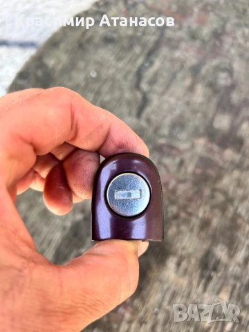 5P0837168B. Патрон за предна лява брава за Сеат Алтеа 2008г