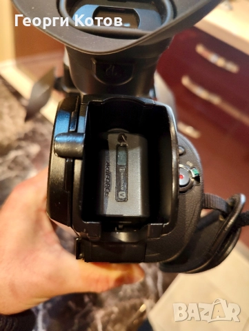 Видеокамера със сменяеми обективи Sony NEX-VG20E, снимка 10 - Камери - 52976036