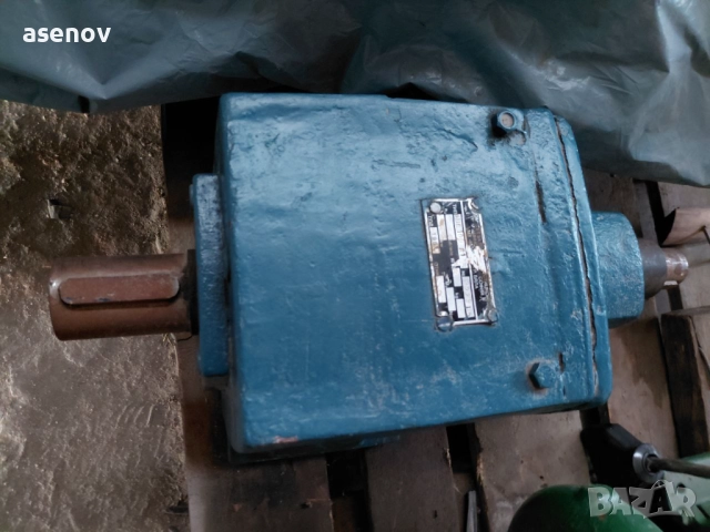 редуктор РЦС 100, снимка 3 - Електродвигатели - 52527007
