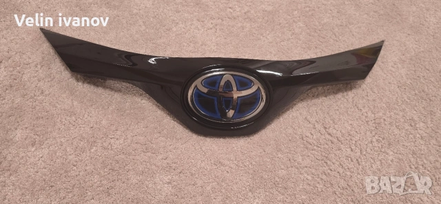 лайсна с емблема за Tойота C-HR