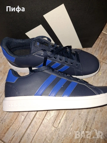 Нови ,оригинални ,кожени маратонки 