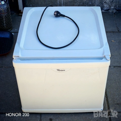 Хладилник, мини Whirlpool. , снимка 2 - Хладилници - 53813826