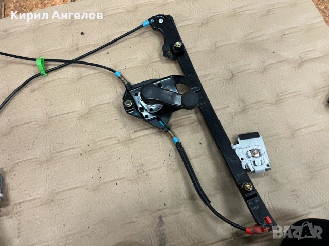 Преден ляв механизъм на стъклото за VW Golf 3 (механичен), снимка 2 - Части - 53607731