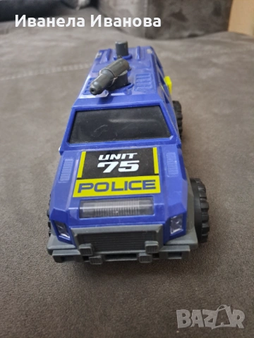 Полицейски джип Dickie , снимка 3 - Коли, камиони, мотори, писти - 53774077