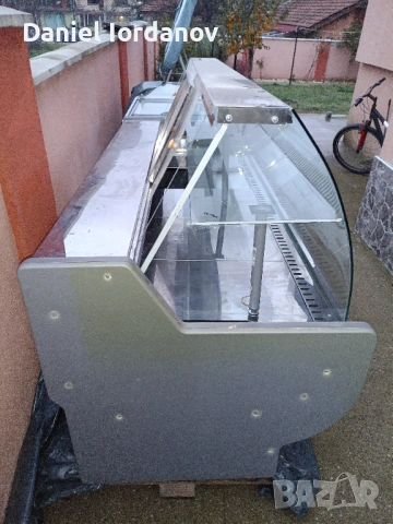 Хладилна витрина купувана чисто нова ползвана 7месеца, снимка 4 - Хладилни витрини и фризери - 53307631