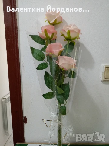 букети светещи с реалистични текстилни рози , снимка 4 - Декорация за дома - 50905684