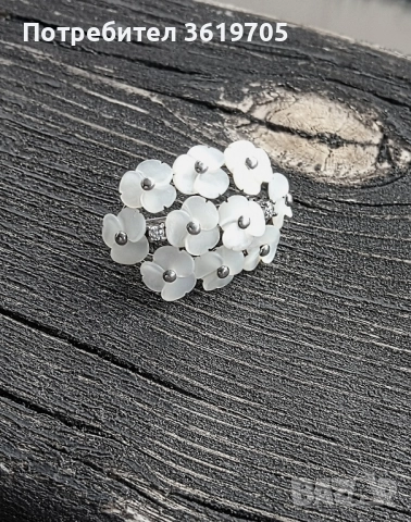 Сребърни обеци с естествен седеф и фианити (изкуствени диаманти)