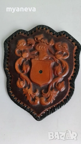 Рицарски, кожен герб с ножове за писма и декорация. , снимка 6 - Статуетки - 53850235