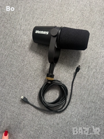 Shure MV7 микрофон – използван, работещ, с повреден жак, снимка 8 - Микрофони - 53414848
