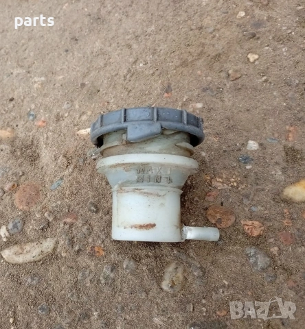 Казанче Спирачна Течност Ровър 600 - 620 - 623 - Хонда Акорд , снимка 2 - Части - 54047992