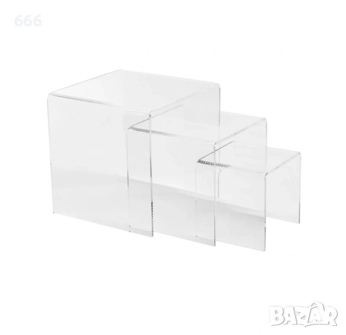 Комплект от три акрилни повдигачи за излагане на всякакви стоки в търговски обекти