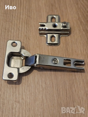 32 броя мебелни панти с основи LAMA