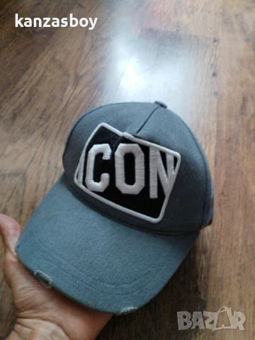 dsquared2 - страхотна шапка , снимка 2 - Шапки - 50759397