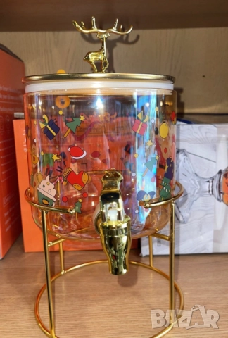 Стъклен диспенсър за напитки 2.6 L с коледен дизайн и златиста стойка, снимка 3 - Други стоки за дома - 51852344