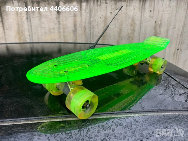 Чисто нов скейтборд 