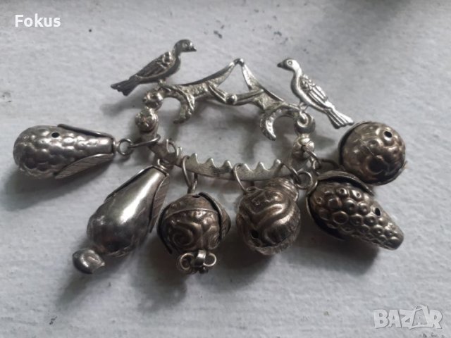 Брошка - накит с пиленца, снимка 1 - Антикварни и старинни предмети - 46144848