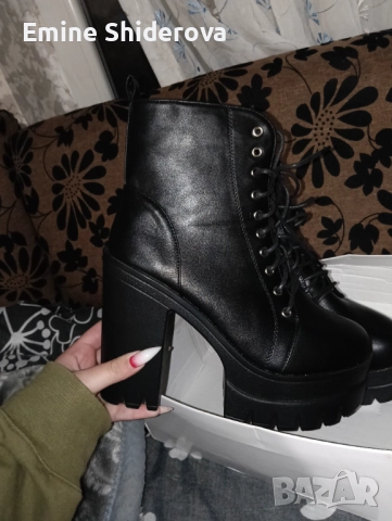 Страхотно състезание , снимка 2 - Дамски ботуши - 52860616