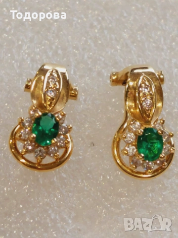 Затни 18каратови обеци с инкрустирани изумруди