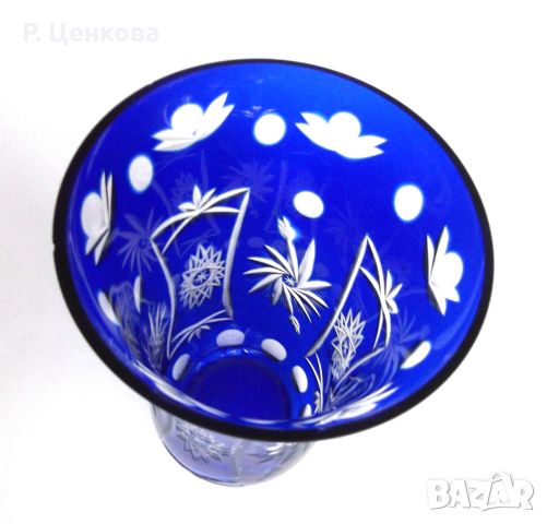 Голяма кобалтово синя кристална ваза, "cut to clear". Височина 26,5 см, диаметър при отвора 17 см., снимка 6 - Вази - 45338089