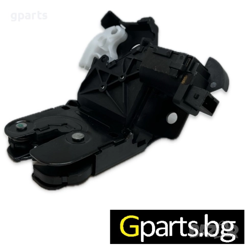 AUDI  A3 8P/8PA / A4 B8 / A6 C6 / Q7 – Брава за врата на багажник (OEM: 8P4827505B / 8P4827505C)