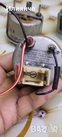 Прадавям Ретро Авточасоничи за Aston Martin DB5 и DB6)моля прадложете цена, снимка 13 - Аксесоари и консумативи - 53929540