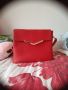 Модерна червена чанта, снимка 1 - Чанти - 45221225