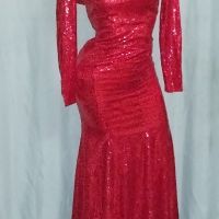 S Ярко червена дълга рокля с пайети гол гръб, снимка 4 - Рокли - 45108307
