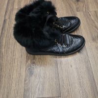 Обувки Gucci, снимка 1 - Дамски ежедневни обувки - 45075741