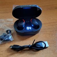 Стерео водоустойчиви безжични слушалки Earbuds V5.3 с цифров дисплей, снимка 1 - Безжични слушалки - 41550191