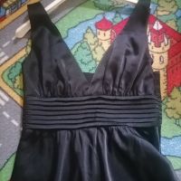 Черна сатенена рокля хс, снимка 1 - Рокли - 45675971