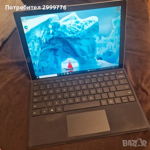 Microsoft Surface Pro 5 с неработещ тъч + dock станция, снимка 1