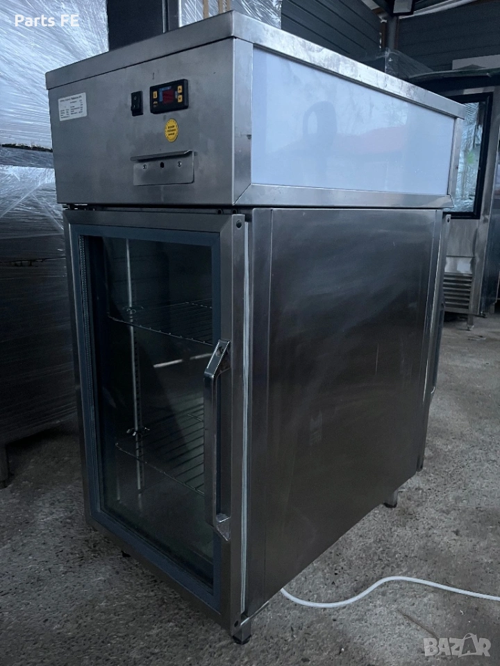 Хладилна витрина професионална с две срещуположни врати салатен бар демонстративна витрина, снимка 1