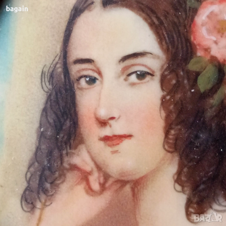 Дамски портрет- върху слонова кост., снимка 1