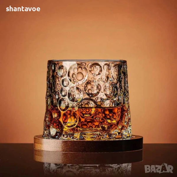 Въртяща се чаша за уиски с дървена поставка, снимка 1
