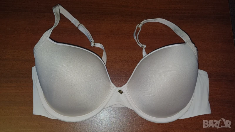 Triumph беж сутиен 85 С, снимка 1