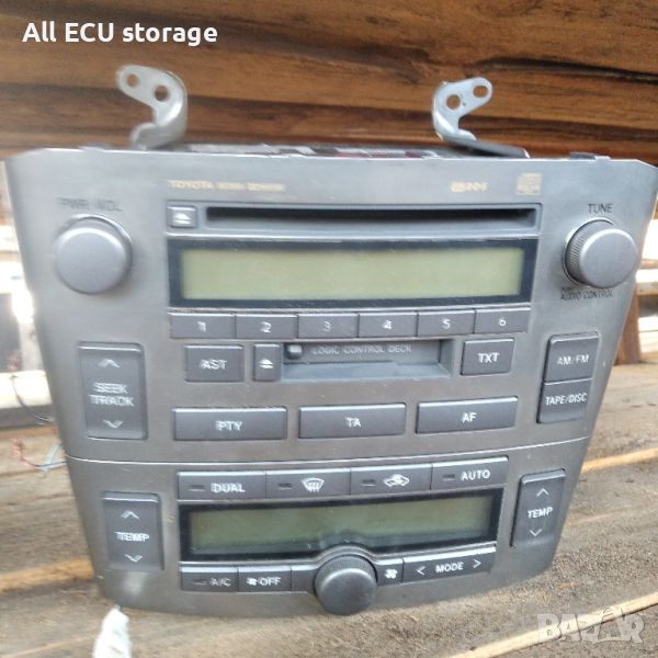 CD плеър и панел климатроник за Toyota Avensis II - OEM Номер: 86120-05070, снимка 1