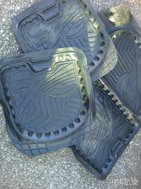 продавам 4 броя стелки за кола, снимка 1