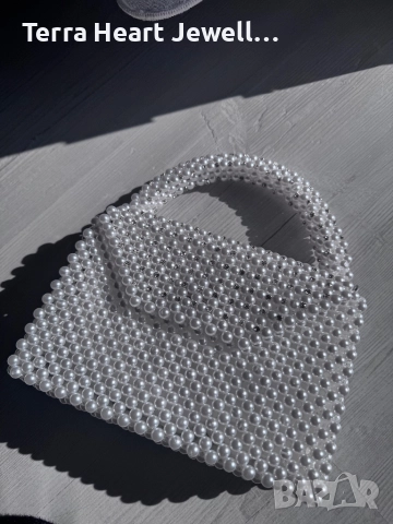 Дамска чанта от перли и кристали, снимка 4 - Чанти - 52502111