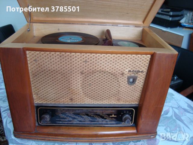 Продавам радиоапарат Балкан, снимка 1 - Антикварни и старинни предмети - 45806124
