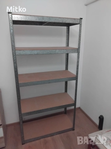 Метален стелаж с  рафтове от MDF с размери 180x90x40