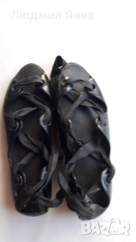 Модерни черни сандали с връзки