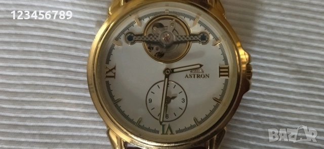 Автоматичен Швейцарски часовик,отлично работещ,кожена каишка